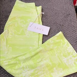 NWT Tavi High Waisted Crop Flare Tight Lime Green  Leggings Size M